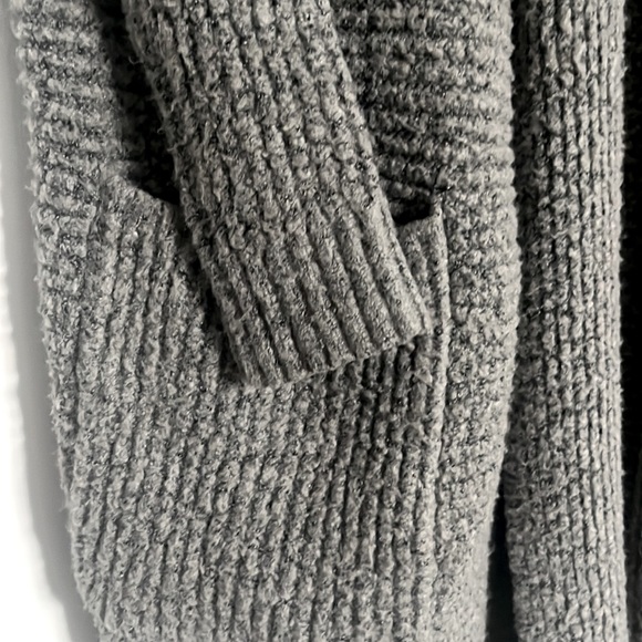 American Eagle Cardigan - Picture 3 of 5